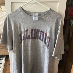 trendy Illinois tee!
